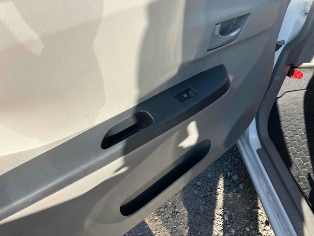 ミライース Ｄ　ドライブレコーダー　アイドリングストップ　ＣＶＴ　ＡＢＳ　ＣＤ　衝突安全ボディ　エアコン　パワーステアリング　パワーウィンドウ（10枚目）