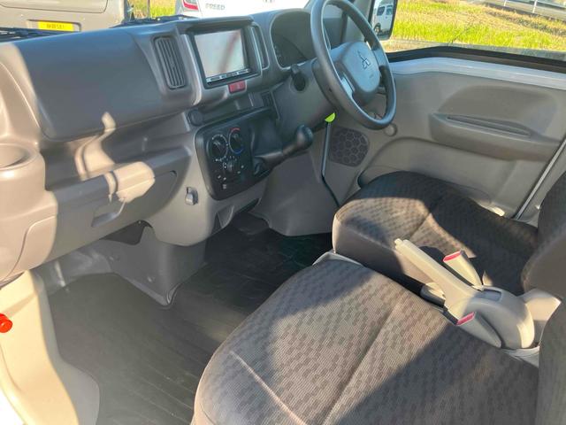 ミニキャブバン Ｍ　４ＷＤ　５ＭＴ　ＥＴＣ　ナビ　ＴＶ　両側スライドドア　エアコン　パワーステアリング　運転席エアバッグ　助手席エアバッグ　ＣＤ　ＵＳＢ（27枚目）