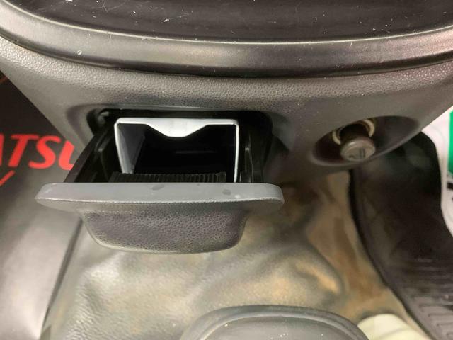 ハイゼットトラック エアコン・パワステ　スペシャル　５ＭＴ　４ＷＤ　保証付き　ラジオ　タイヤ新品（24枚目）