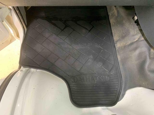 ハイゼットトラック エアコン・パワステ　スペシャル　５ＭＴ　４ＷＤ　保証付き　ラジオ　タイヤ新品（48枚目）