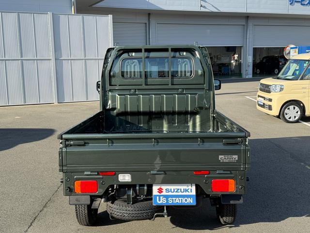 キャリイトラック ＫＣエアコン・パワステ　７型　４ＷＤ　オートライト　禁煙車　４ＷＤ　衝突被害軽減システム　アイドリングストップ　横滑り防止機能　衝突安全ボディ　盗難防止システム（7枚目）