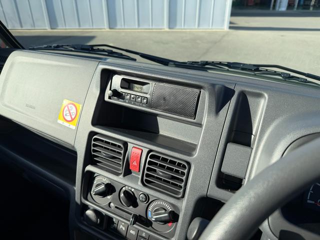 キャリイトラック ＫＣエアコン・パワステ　７型　４ＷＤ　オートライト　禁煙車　４ＷＤ　衝突被害軽減システム　アイドリングストップ　横滑り防止機能　衝突安全ボディ　盗難防止システム（35枚目）