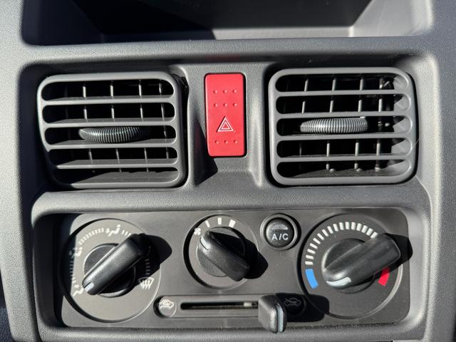 キャリイトラック ＫＣエアコン・パワステ　７型　４ＷＤ　オートライト　禁煙車　４ＷＤ　衝突被害軽減システム　アイドリングストップ　横滑り防止機能　衝突安全ボディ　盗難防止システム（37枚目）