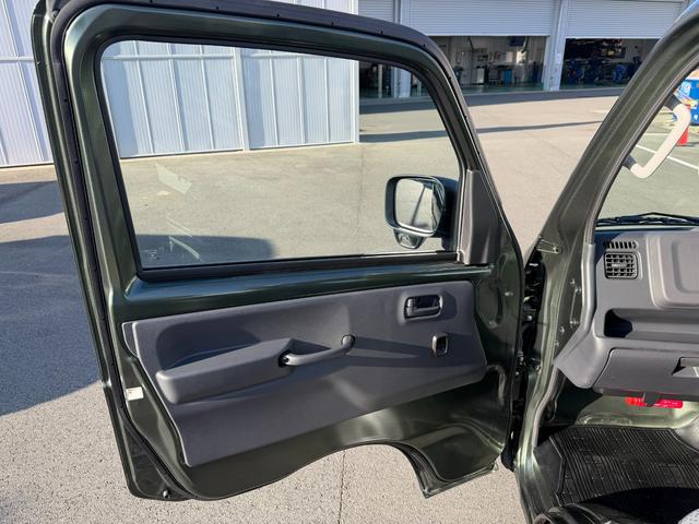 キャリイトラック ＫＣエアコン・パワステ　７型　４ＷＤ　オートライト　禁煙車　４ＷＤ　衝突被害軽減システム　アイドリングストップ　横滑り防止機能　衝突安全ボディ　盗難防止システム（42枚目）