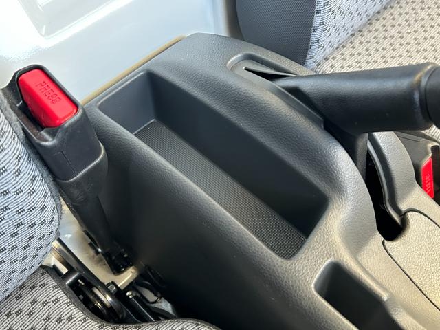 キャリイトラック ＫＣエアコン・パワステ　７型　オートライト　衝突安全ボディ（47枚目）