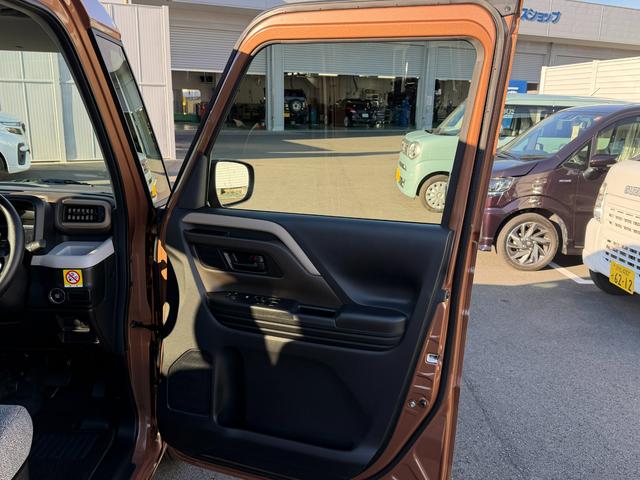 スペーシア ＨＹＢＲＩＤ　Ｇ　全方位カメラナビ　オートライト　バックカメラ　Ｂｌｕｅｔｏｏｔｈ　スライドドア　プッシュスタート　オートエアコン　禁煙車　スズキセーフティーサポート　衝突被害軽減システム　アイドリングストップ　衝突安全ボディ（31枚目）