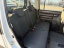後席スペースも広い、足元も広い。