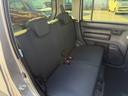 後席スペースも広い、足元も広い。