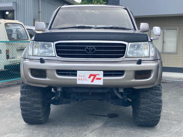 ランドクルーザー１００ ＶＸリミテッド　Ｇセレクション　１ナンバー登録　走行５．５万キロ　４ＷＤ　リフトアップ　アクティブコントローラー　サンルーフ　本革　パワーシート　社外マフラー　テール　オーバーフェンダー　アルミホイール（2枚目）