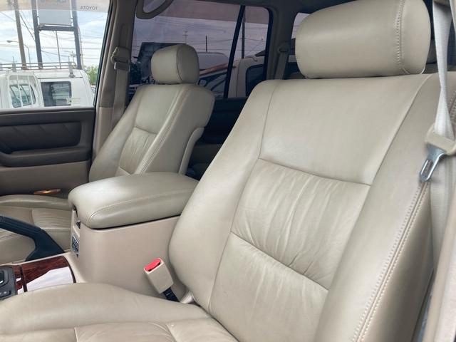 ランドクルーザー１００ ＶＸリミテッド　Ｇセレクション　１ナンバー登録　走行５．５万キロ　４ＷＤ　リフトアップ　アクティブコントローラー　サンルーフ　本革　パワーシート　社外マフラー　テール　オーバーフェンダー　アルミホイール（36枚目）