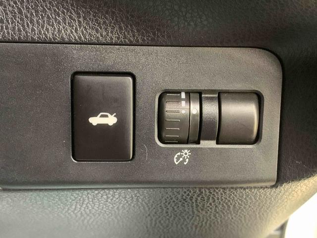 �S�Ă̎ԗ��ɏ��ہE���L�V�X�e���u�����_�[�N���[���v���{�H�ς݂ł��B�V�[�g�̕\�ʂ͂������A���̐Ȃ⑫�����O��I�ɏ��ۂ��Ă���܂��B