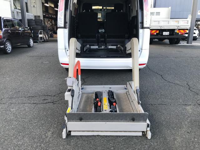 セレナ 　車いす移動車　固定具車載分のみ　Ｓドア連動ステップ有（18枚目）