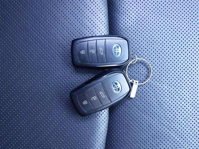 ハリアーハイブリッド Ｚ　レザーパッケージ　地デジ　横滑防止　盗難防止システム　Ｂモニター　革　ＬＥＤライト　パワーウィンドウ　クルコン　スマートキ－　助手席エアバック　パワーシート　エアバッグ　点検記録簿　オートエアコン　ナビＴＶ　ＥＴＣ（28枚目）