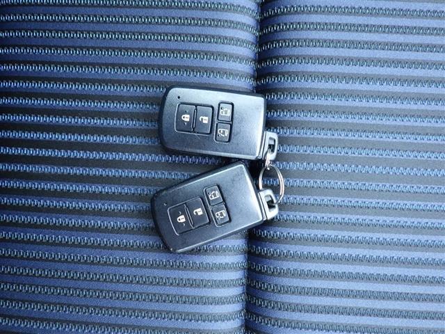 ヴォクシー ZS 煌II スマートキー・プッシュスタート バックガイドモニター セキュリティアラーム 両側パワスラドア 1オーナー ETC車載器 地デジテレビ 記録簿付き VSC 助手席エアバック キーレスエントリー AC(21枚目)