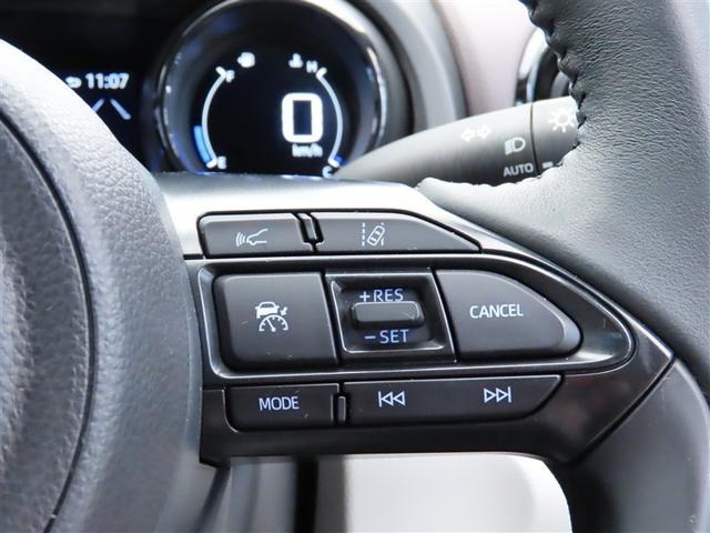 ヤリス ハイブリッドＺ　１００Ｖ　ＰＣＳ　整備記録簿　ＤＶＤ　地デジ　Ｂカメラ　ドラレコ付　ＬＥＤランプ　スマキー　ＥＴＣ付き　メディアプレイヤー接続　ナビＴＶ　ＶＳＣ　パワステ　１オナ車　クルコン　カーテンエアバック（7枚目）