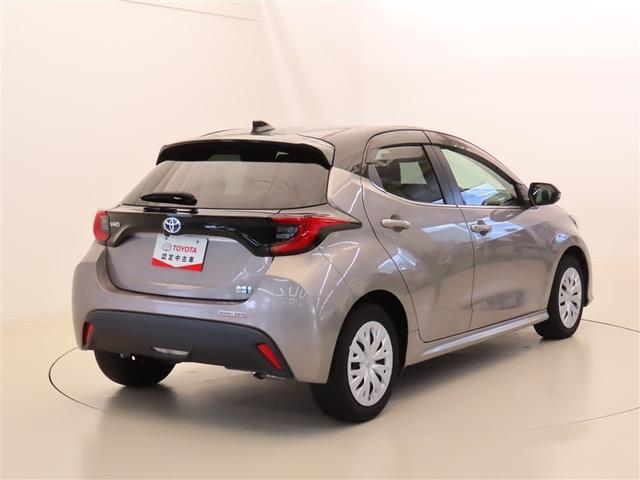 ヤリス ハイブリッドＺ　１００Ｖ　ＰＣＳ　整備記録簿　ＤＶＤ　地デジ　Ｂカメラ　ドラレコ付　ＬＥＤランプ　スマキー　ＥＴＣ付き　メディアプレイヤー接続　ナビＴＶ　ＶＳＣ　パワステ　１オナ車　クルコン　カーテンエアバック（30枚目）