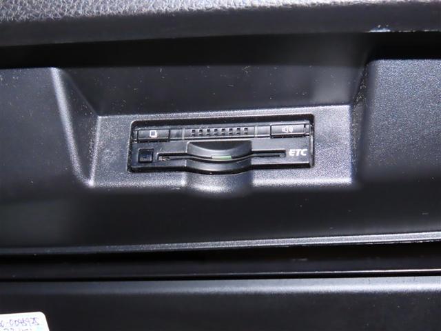 ハリアー プレミアム　カーテンエアバッグ　クルーズＣ　記録簿あり　Ｂカメラ　電動パワーシート　ＬＥＤライト　メモリナビ　横滑り防止機能　オートエアコン　エアバッグ　ＡＷ　ＤＶＤ再生可　パワーウィンドウ　ナビ＆ＴＶ　キーレス（12枚目）