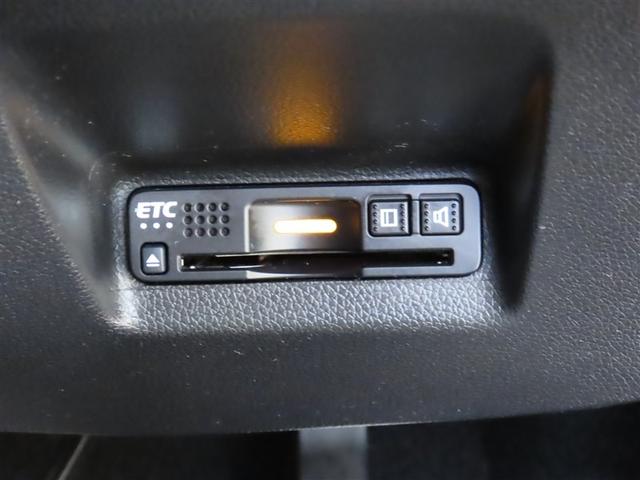 シャトル ハイブリッドX ホンダセンシング 地デジチューナー 横滑り防止 セキュリティアラーム ミュージックプレイヤー接続可 整備記録簿 インテリキー AW オートクルーズコントロール Dレコ パワーウィンドウ ETC車載器 ナビ&TV ABS(12枚目)