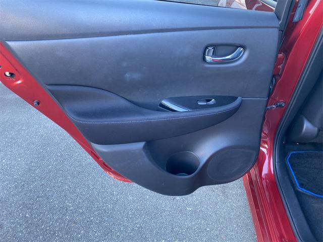 リーフ Ｘ　１０万台記念車　バッテリー１２セグメント　前席、後席シートヒーター　メーカーナビ　フルセグＴＶ　走行中ＴＶ　ＯＫ（19枚目）