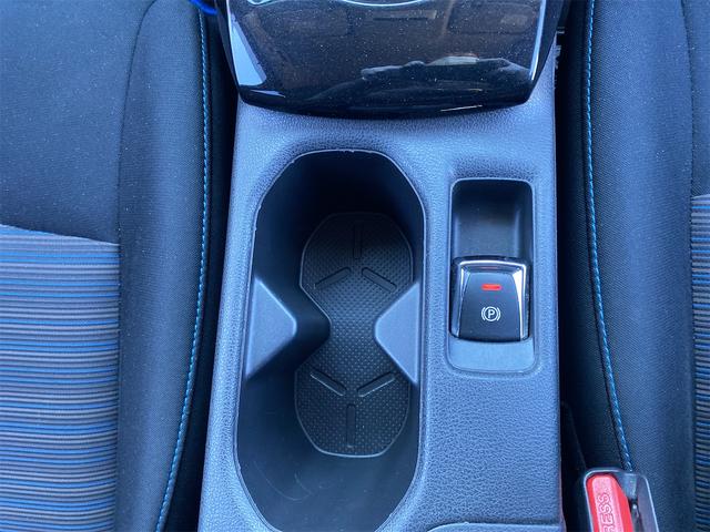 リーフ Ｘ　１０万台記念車　バッテリー１２セグメント　前席、後席シートヒーター　メーカーナビ　フルセグＴＶ　走行中ＴＶ　ＯＫ（26枚目）