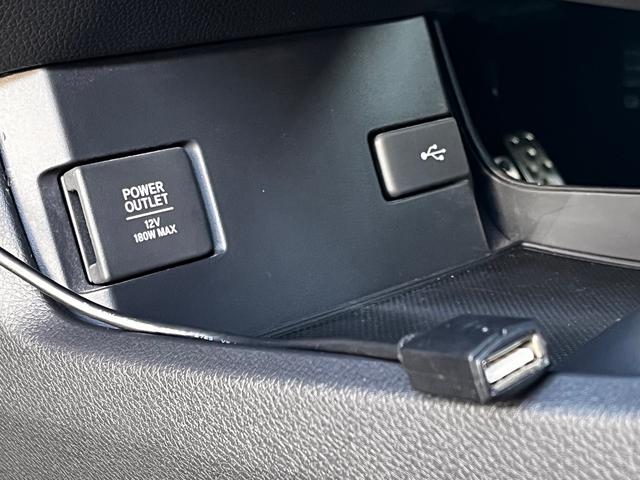 ハッチバック　ホンダセンシング　ＬＥＤヘットライト　シートヒーター　オートクルーズ　リヤカメラ　ＥＴＣ　禁煙車　オートライト　　ＵＳＢ　ＤＶＤ再生(20枚目)