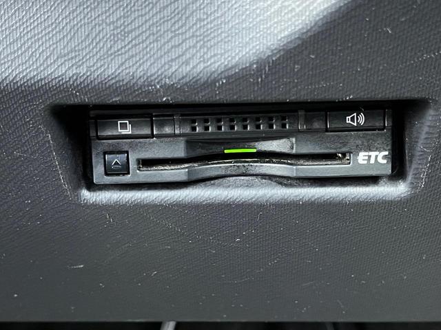 アクア Ｓ　ＳＤナビ　ＥＴＣ　ＢＬＵＥＴＯＯＴＨ　ＴＶフルセグ　ＣＤ・ＤＶＤ再生　スマートキーシステム　　禁煙車　オートライト　ミュージックサーバ　衝突安全ボディ　アイドリングストップ　電動格納ミラー　ＥＳＣ（10枚目）