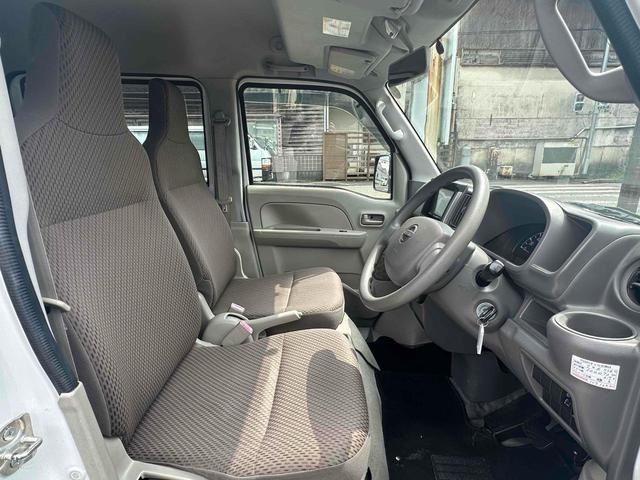 ＮＶ１００クリッパーバン ＤＸ　ＧＬパッケージ　ハイルーフ　ワンオーナー　ＣＶＴ　ＥＴＣ　ナビ　ワンセグＴＶ　両側スライドドア　キーレスエントリー　盗難防止システム　エアコン　パワーウィンドウ　ＣＤ　ＵＳＢ（35枚目）