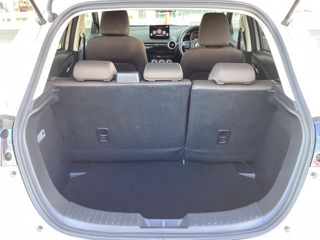 ＭＡＺＤＡ２ １５Ｓプロアクティブ　スマートエディションＩＩ　１５Ｓ　ＰＲＯＡＣＴＩＶＥ　ＳＭＡＲＴ　ＥＤＩＴＩＯＮ２　６ＡＴ　衝突被害軽減ブレーキ　レーダークルーズコントロール　車線逸脱警（18枚目）