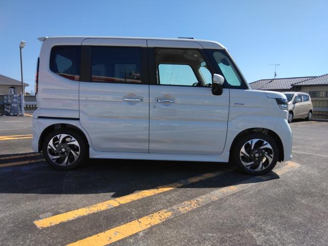 スペーシアカスタム ハイブリッドXS 純正9インチナビ 全方位カメラ 衝突被害軽減ブレーキ アダプティブクルーズコントロール 両側パワースライドドア 前席シートヒーター ステアリングヒーター サーキュレーター(4枚目)