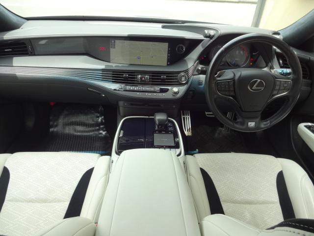 ＬＳ ＬＳ５００　Ｆスポーツ　★ＴＲＤフルエアロ★ＴＲＤ４本出しマフラー★白革シート★全周囲カメラ★純正ワイドナビ★フルセグ★ＤＶＤ★Ｂｌｕｅｔｏｏｔｈ★ヘッドアップディスプレイ★前後クリアランスソナー★パワーバックドア★ＢＳＭ★（4枚目）
