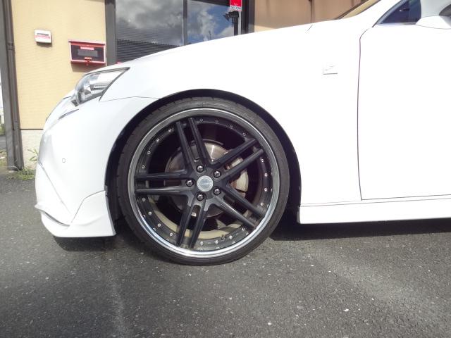 ＩＳ ＩＳ３００ｈ　Ｆスポーツ　★ＴＲＤフルエアロ★ＴＲＤ４本出しマフラー★ＷＯＲＫ２０インチＡＷ★ＨＫＳ車高キットローダウン★トランクスポイラー★赤半革★純正ナビ★バックカメラ★フルセグ★ＤＶＤ★Ｂｌｕｅｔｏｏｔｈ★（23枚目）
