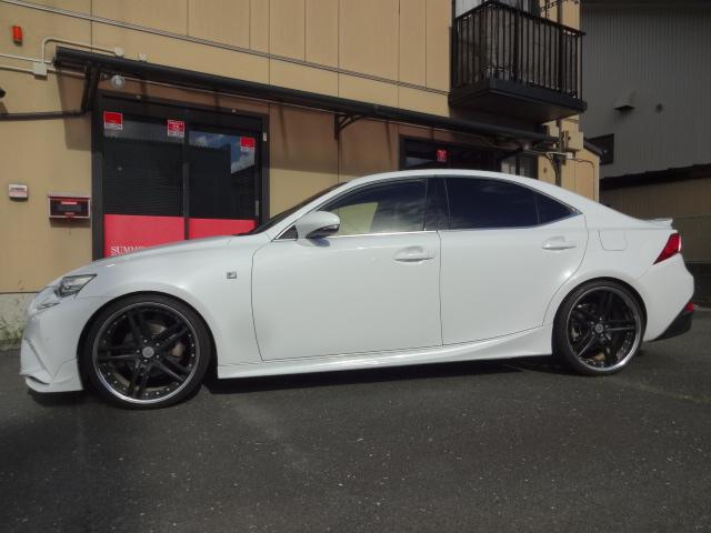 ＩＳ ＩＳ３００ｈ　Ｆスポーツ　★ＴＲＤフルエアロ★ＴＲＤ４本出しマフラー★ＷＯＲＫ２０インチＡＷ★ＨＫＳ車高キットローダウン★トランクスポイラー★赤半革★純正ナビ★バックカメラ★フルセグ★ＤＶＤ★Ｂｌｕｅｔｏｏｔｈ★（25枚目）