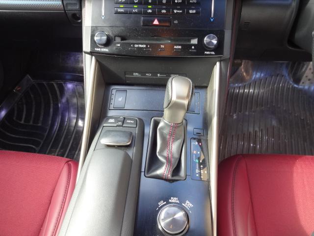 ＩＳ ＩＳ３００ｈ　Ｆスポーツ　★ＴＲＤフルエアロ★ＴＲＤ４本出しマフラー★ＷＯＲＫ２０インチＡＷ★ＨＫＳ車高キットローダウン★トランクスポイラー★赤半革★純正ナビ★バックカメラ★フルセグ★ＤＶＤ★Ｂｌｕｅｔｏｏｔｈ★（33枚目）