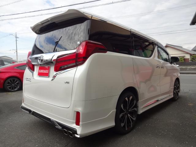アルファード ３．５エグゼクティブラウンジＳ　★４ＷＤ★ツインムーンルーフ★白革★モデリスタフルエアロ★モデリスタ２０インチＡＷ★モデリスタマフラー★モデリスタシグネチャーイルミ★リヤエンターテインテント後席モニター★ＪＢＬサウンド★ＴＳＳ★（9枚目）