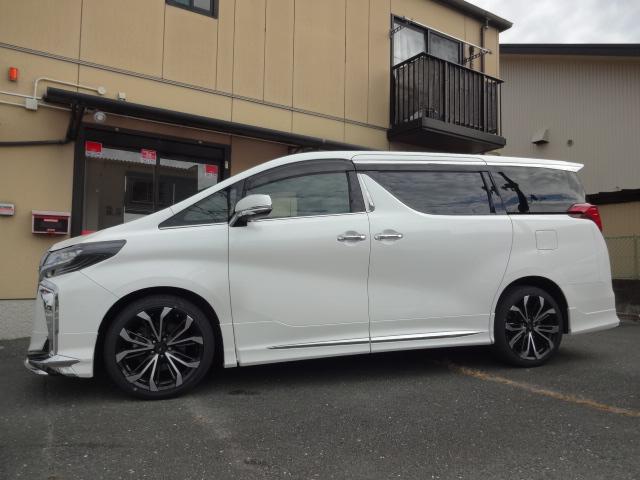 アルファード ３．５エグゼクティブラウンジＳ　★４ＷＤ★ツインムーンルーフ★白革★モデリスタフルエアロ★モデリスタ２０インチＡＷ★モデリスタマフラー★モデリスタシグネチャーイルミ★リヤエンターテインテント後席モニター★ＪＢＬサウンド★ＴＳＳ★（24枚目）