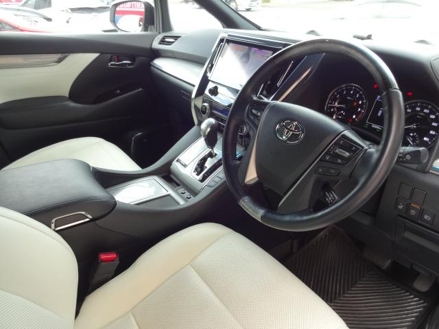 アルファード ３．５エグゼクティブラウンジＳ　★４ＷＤ★ツインムーンルーフ★白革★モデリスタフルエアロ★モデリスタ２０インチＡＷ★モデリスタマフラー★モデリスタシグネチャーイルミ★リヤエンターテインテント後席モニター★ＪＢＬサウンド★ＴＳＳ★（25枚目）