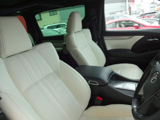 アルファード ３．５エグゼクティブラウンジＳ　★４ＷＤ★ツインムーンルーフ★白革★モデリスタフルエアロ★モデリスタ２０インチＡＷ★モデリスタマフラー★モデリスタシグネチャーイルミ★リヤエンターテインテント後席モニター★ＪＢＬサウンド★ＴＳＳ★（26枚目）