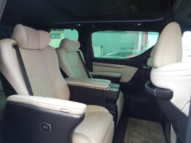 アルファード ３．５エグゼクティブラウンジＳ　★４ＷＤ★ツインムーンルーフ★白革★モデリスタフルエアロ★モデリスタ２０インチＡＷ★モデリスタマフラー★モデリスタシグネチャーイルミ★リヤエンターテインテント後席モニター★ＪＢＬサウンド★ＴＳＳ★（34枚目）