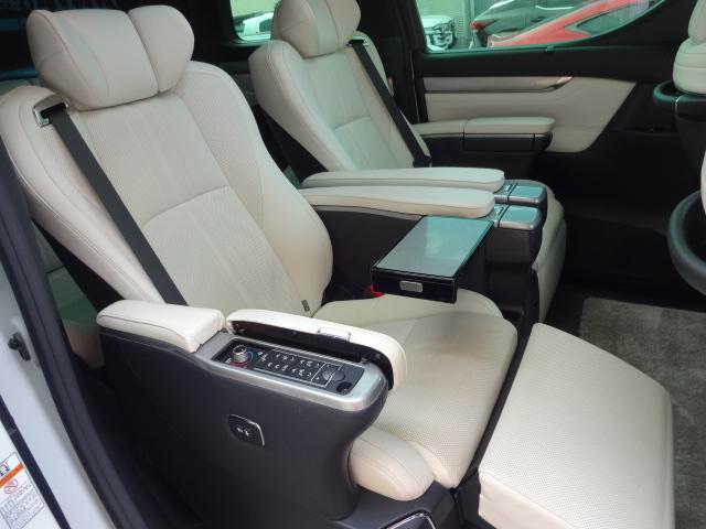 アルファード ３．５エグゼクティブラウンジＳ　★４ＷＤ★ツインムーンルーフ★白革★モデリスタフルエアロ★モデリスタ２０インチＡＷ★モデリスタマフラー★モデリスタシグネチャーイルミ★リヤエンターテインテント後席モニター★ＪＢＬサウンド★ＴＳＳ★（35枚目）