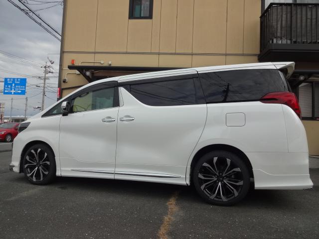 アルファード ３．５エグゼクティブラウンジＳ　★４ＷＤ★ツインムーンルーフ★白革★モデリスタフルエアロ★モデリスタ２０インチＡＷ★モデリスタマフラー★モデリスタシグネチャーイルミ★リヤエンターテインテント後席モニター★ＪＢＬサウンド★ＴＳＳ★（41枚目）