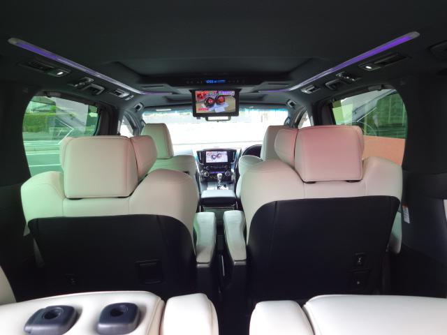 アルファード ３．５エグゼクティブラウンジＳ　★４ＷＤ★ツインムーンルーフ★白革★モデリスタフルエアロ★モデリスタ２０インチＡＷ★モデリスタマフラー★モデリスタシグネチャーイルミ★リヤエンターテインテント後席モニター★ＪＢＬサウンド★ＴＳＳ★（48枚目）