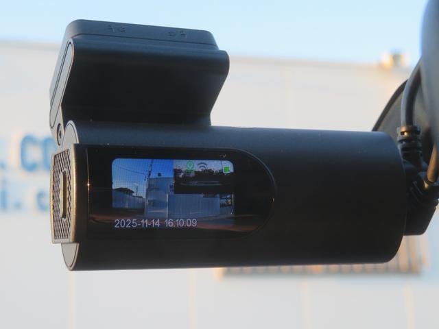 コペン Ｃｅｒｏ　１年保証　５速ＭＴ　電動オープン　純正ナビ　フルセグＴＶ　Ｂｌｕｅｔｏｏｔｈ　ＣＤ／ＤＶＤ　Ｂカメラ　ＥＴＣ　ＬＥＤライト　シートヒーター　スマートキー　プッシュ式　オートエアコン　純正アルミ（22枚目）