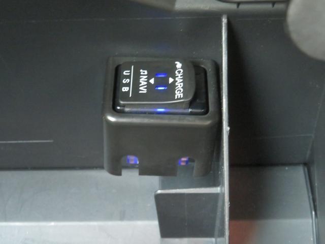 コペン Ｃｅｒｏ　１年保証　５速ＭＴ　電動オープン　純正ナビ　フルセグＴＶ　Ｂｌｕｅｔｏｏｔｈ　ＣＤ／ＤＶＤ　Ｂカメラ　ＥＴＣ　ＬＥＤライト　シートヒーター　スマートキー　プッシュ式　オートエアコン　純正アルミ（46枚目）