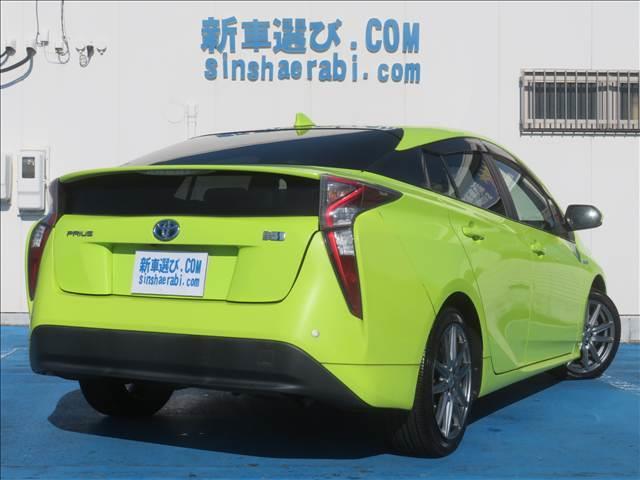 プリウス Ｅ　１年保証　純正ナビ　フルセグＴＶ　Ｂｌｕｅｔｏｏｔｈ　セーフティセンス　Ｂカメラ　ＥＴＣ　クリアランスソナー　ＬＥＤライト　クルーズコントロール　オートハイビーム　社外１７ＡＷ　ウインカーミラー（2枚目）