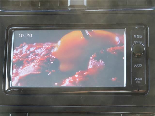 プリウス Ｅ　１年保証　純正ナビ　フルセグＴＶ　Ｂｌｕｅｔｏｏｔｈ　セーフティセンス　Ｂカメラ　ＥＴＣ　クリアランスソナー　ＬＥＤライト　クルーズコントロール　オートハイビーム　社外１７ＡＷ　ウインカーミラー（6枚目）