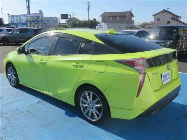 プリウス Ｅ　１年保証　純正ナビ　フルセグＴＶ　Ｂｌｕｅｔｏｏｔｈ　セーフティセンス　Ｂカメラ　ＥＴＣ　クリアランスソナー　ＬＥＤライト　クルーズコントロール　オートハイビーム　社外１７ＡＷ　ウインカーミラー（12枚目）