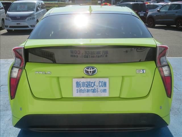 プリウス Ｅ　１年保証　純正ナビ　フルセグＴＶ　Ｂｌｕｅｔｏｏｔｈ　セーフティセンス　Ｂカメラ　ＥＴＣ　クリアランスソナー　ＬＥＤライト　クルーズコントロール　オートハイビーム　社外１７ＡＷ　ウインカーミラー（13枚目）