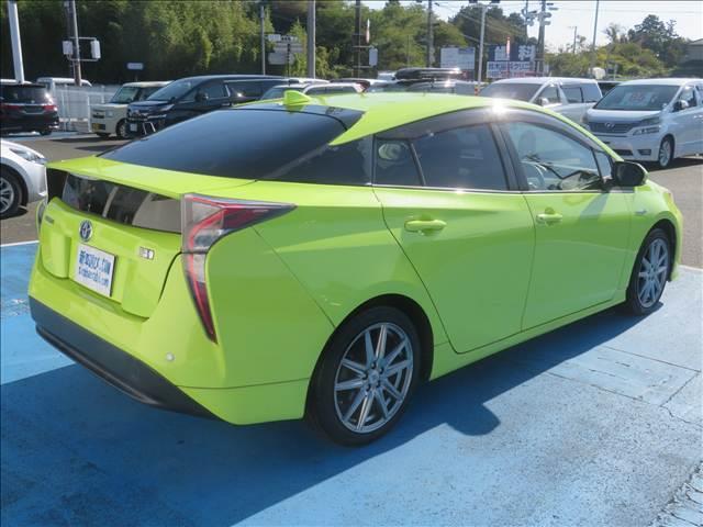 プリウス Ｅ　１年保証　純正ナビ　フルセグＴＶ　Ｂｌｕｅｔｏｏｔｈ　セーフティセンス　Ｂカメラ　ＥＴＣ　クリアランスソナー　ＬＥＤライト　クルーズコントロール　オートハイビーム　社外１７ＡＷ　ウインカーミラー（14枚目）