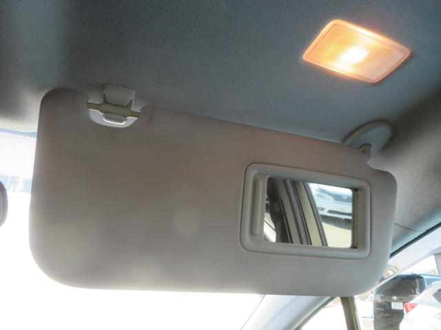 プリウス Ｅ　１年保証　純正ナビ　フルセグＴＶ　Ｂｌｕｅｔｏｏｔｈ　セーフティセンス　Ｂカメラ　ＥＴＣ　クリアランスソナー　ＬＥＤライト　クルーズコントロール　オートハイビーム　社外１７ＡＷ　ウインカーミラー（31枚目）