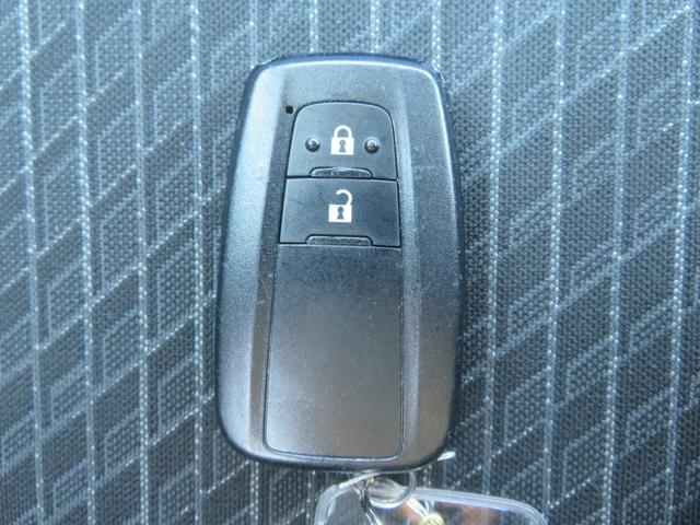 プリウス Ｅ　１年保証　純正ナビ　フルセグＴＶ　Ｂｌｕｅｔｏｏｔｈ　セーフティセンス　Ｂカメラ　ＥＴＣ　クリアランスソナー　ＬＥＤライト　クルーズコントロール　オートハイビーム　社外１７ＡＷ　ウインカーミラー（39枚目）